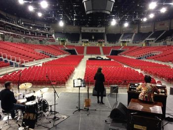 Sound Check at Pap László Sportaréna Budapest w/ Leslie, Rhoda Scott & Thomas Derouineau.
