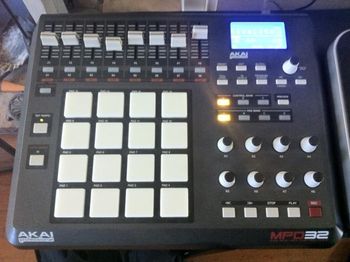 MPD 32 CUSTOMIZED AKAI MPD 32
