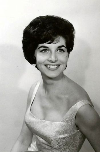 Elaine_circa_1964
