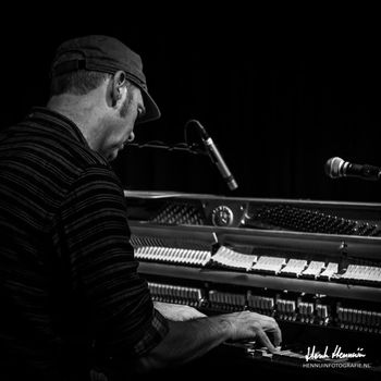 Photo by Henk Hennuin
