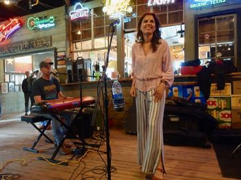 Gruene Hall, New Braunfels. May 11. Photo 1 by Koos Groot.
