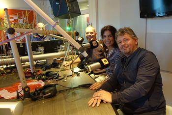 Omroep Brabant, Live on air radio show of Hubèrt Mol, January 30 2016, with Harry Hendriks.
