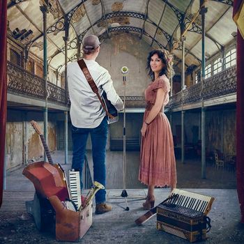 Photo by Wil Crooymans, artwork by Leon Lenders
