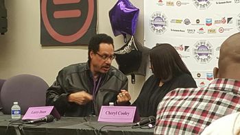 Panel 5 - R&B Legends Roundtable. Friday 11/18/16 _pic 11 Larry Dunn (Earth, Wind & Fire) continue exchanging ideas with Cheryl Cooley (Klymaxx).
