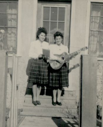 Cyndi Aarrestad - mom and aunty heritage - 1940s
