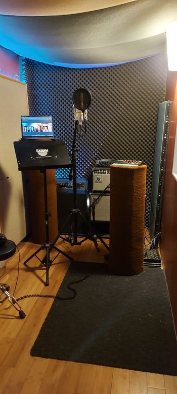 Contrast Recording sound booth with Cyndi Aarrestad March 13, 2023
