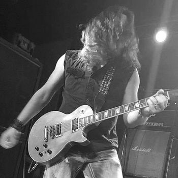 Dave_Black_and_white_square
