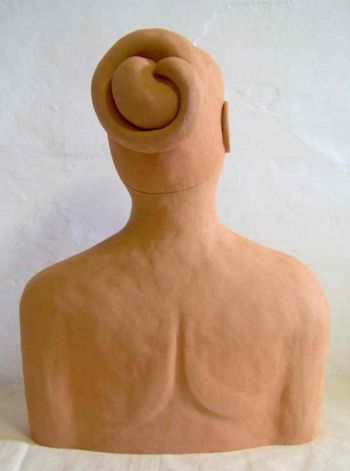 Bust_of_a_woman_back
