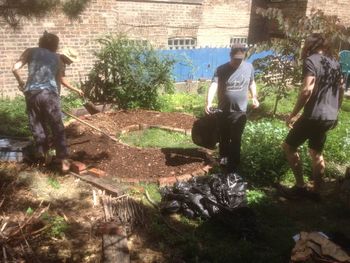 Raised keyhole bed build: compost layer
