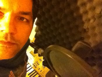 Saul Lopez Music images en estudio Durante grabacion de "Invierno" 2014

