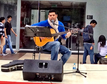 Saul Lopez Music images en Lima 2014 (3) En La Universidad Peruana de Ciencias
