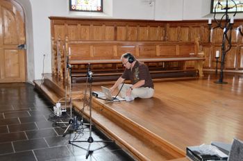 Recording footsteps Recording the footsteps in a church. Thanks to Marie for walking!
