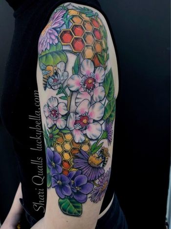 Honeybee Half Sleeve Violets, Manuka, and Honeycomb
