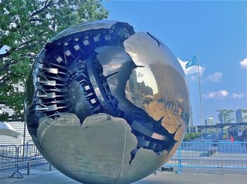 Photo by Carmela Tal Baron NYC "Yearning to be whole again" United Nation Plaza NYC July 2015
