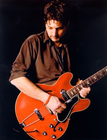 mike_with_Red_Gibson_1
