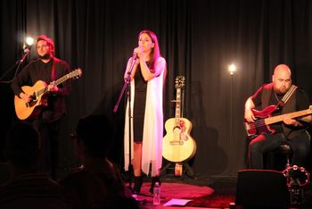 Célest Lévis en spectacle (Chanelle Albert en avant-première) Photo #5 Marc-Antoine Joly, Céleste Lévis et Martin Rocheleau *15 octobre 2016 - Club Calumet, Sturgeon Falls, Ontario
