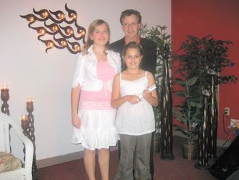 Chanelle (10 yrs old) with her sister Amélie and their music teacher Denis Sinclair. *June 22, 2007 - Club Calumet, Sturgeon Falls, Ontario
