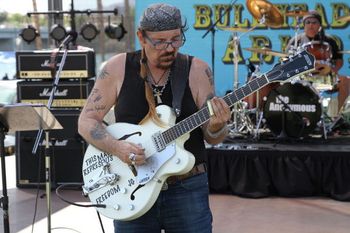 Jay Gordon on slide guitar
