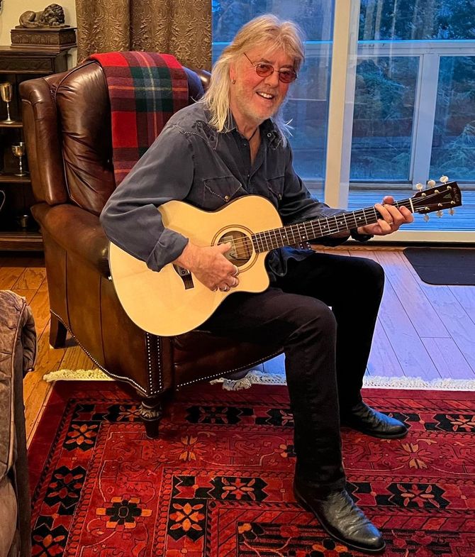 Peter Beckett/Voice of Player - Beckett Guitars