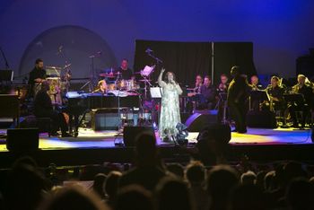 On_stage_with_Aretha_Franklin1
