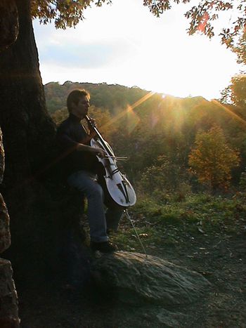 Cellist, Daniel Gaisford / Evening Bach 'Warburg" Goffriller 1706
