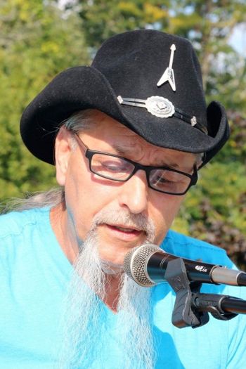 Jerry_at_Huricane_Benefit1
