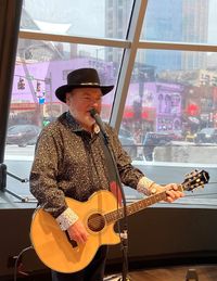 Les Kerr at Nashville Visitors Stage, Bridgestone Arena