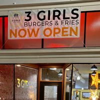 Les Kerr at 3 Girls Burgers and Fries