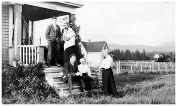 John, Jack, Sue Kirkup at Rivers Edge, Alberni (ca 1913)
