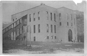 Rossland High School 1931-32 (Edward Davies Collection) - note the flat roof and Rossland High School name on the front
