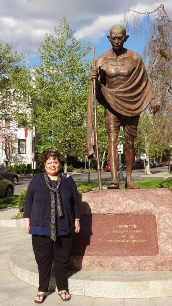 Mahatma Gandhi my hero Dr.Afshan Hashmi paying tribute to Mahatma Gandhi in Washington DC!!!
