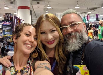 dragoncon #dragoncon2019 #samanthanewark #jemandtheholograms #plasticempire #funkopop #hasbro #jem #transformers #voiceactors #80sanimation #80scartoons #popculture #comiccon
