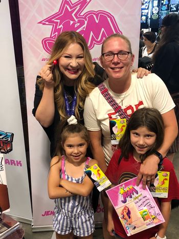 dragoncon #dragoncon2019 #samanthanewark #jemandtheholograms #plasticempire #funkopop #hasbro #jem #transformers #voiceactors #80sanimation #80scartoons #popculture #comiccon
