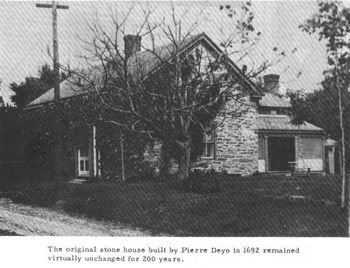 The Deyo house in New Paltz NY before the add-on.
