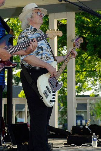Dale on the bass
