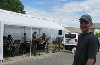 Gyrlband at Country Gardens
