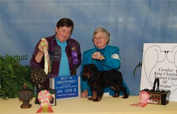 Best In Sweeps - Caddo Dark Rainbow At Radiant Pascavale Stanley x Caddo Camilla Barker Bones Breeder - Gaylon & Susan Dodson Owners - Gaylon & Susan Dodson and Ann Ray Hutton Owner/Handler - Susan Dodson
