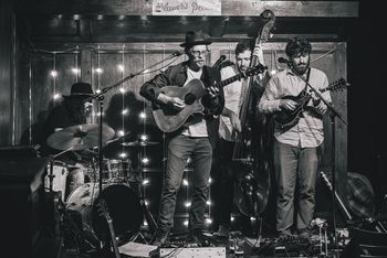 Eric Long & The Short Tempers. Plough & Stars. Photo by Kory Thibeault
