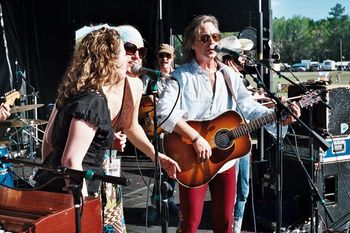 Amy Helms and Fiona McBain with Jim Lauderdale
