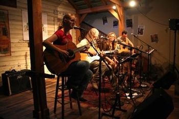 Kate Hearne, Lindy Hearne, Lynn Adler & Warren Jackson Hearne in the round at Crossroads.
