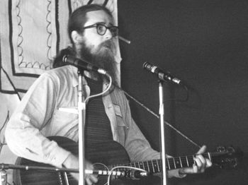 Larry Hanks at Fresno Folk Festival around 1965. Photo, courtesy of Evo Bluestein
