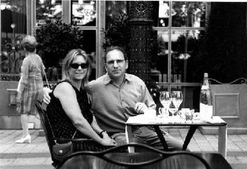 Outdoor dining in Paris
