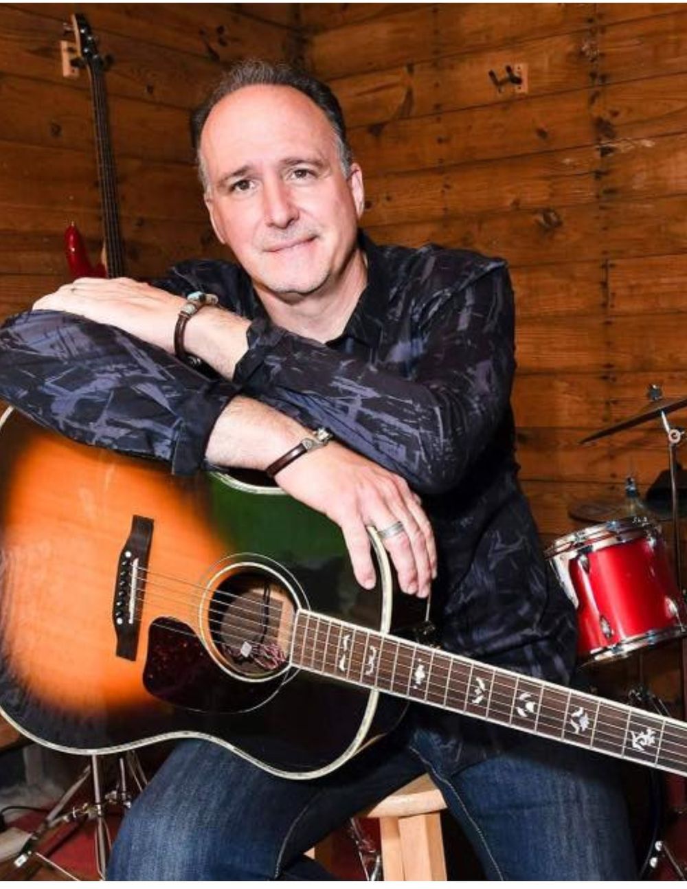 Singer - Songwriter Rob Cannillo