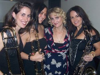 Performing with Jill Sobule in NYC! (Elizabeth and Layla - East Coast Sugarhorns Represent!)
