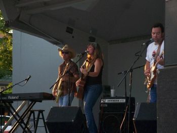 w/ David White and Jeff Graham and Michael Steed; Utica Square's Summers Fifth Night photo by Howard Phillips
