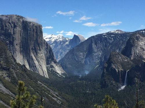 View from Inspiration Point trail in Yosemite