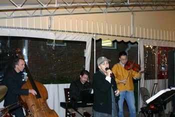 I sit in with Maria Tiscia and company!  I love Jazz....
