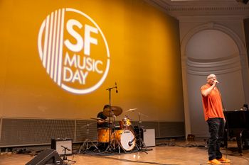 Lorin Benedict with AURA (Marcos Morales- drums and Odalys Caro- keys) at Intermusic SF's Music Day on October 15th, 2023. Photo by Scott Chernis.
