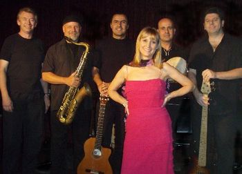 Irene & Band. Left to right: pianist Ron Snyder, saxophonist Scott Martin, guitarist Marco Tulio, singer Irene, drummer Cristiano Novelli and bassist Daniel Groisman.
