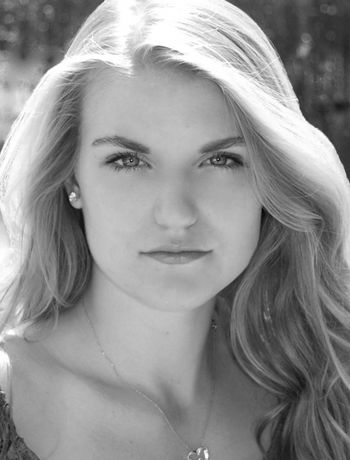 Hannah~Model~5'9"

